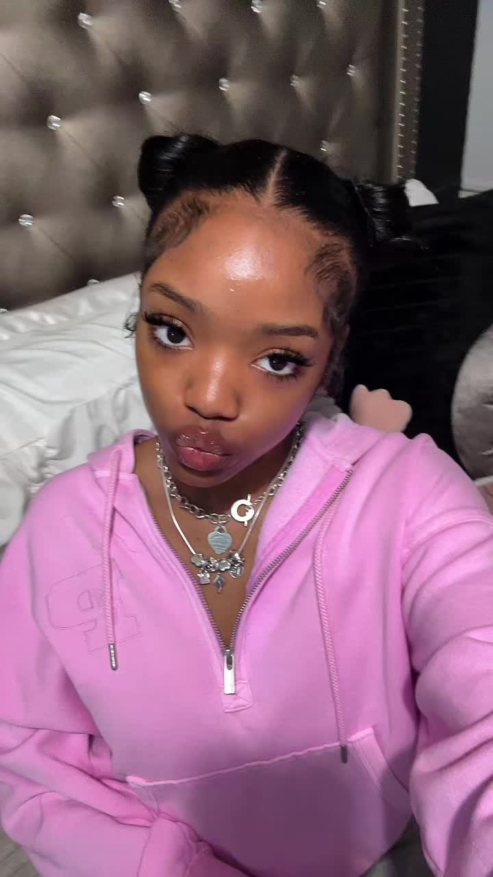 @breeaamoyri