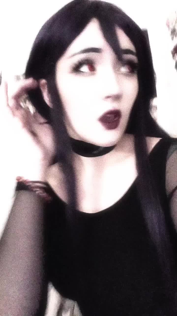 @&Sigma;(๑&deg;ㅁ&deg;๑)ﾊｯ!мяу......