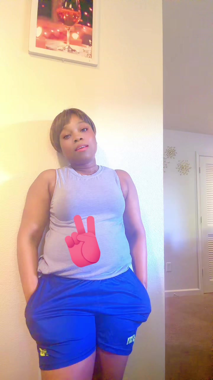 @yvelene