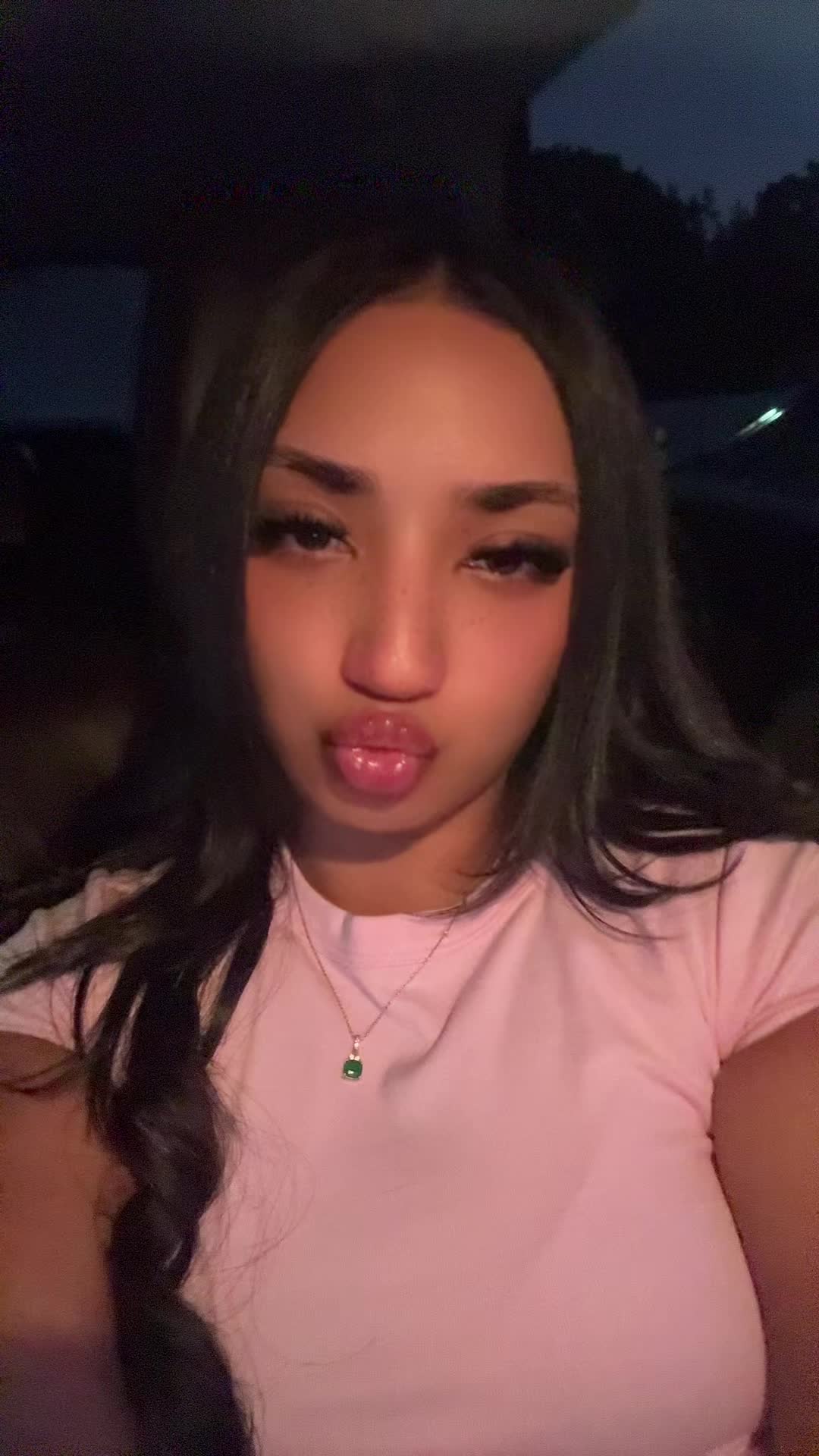 @DominiBrat