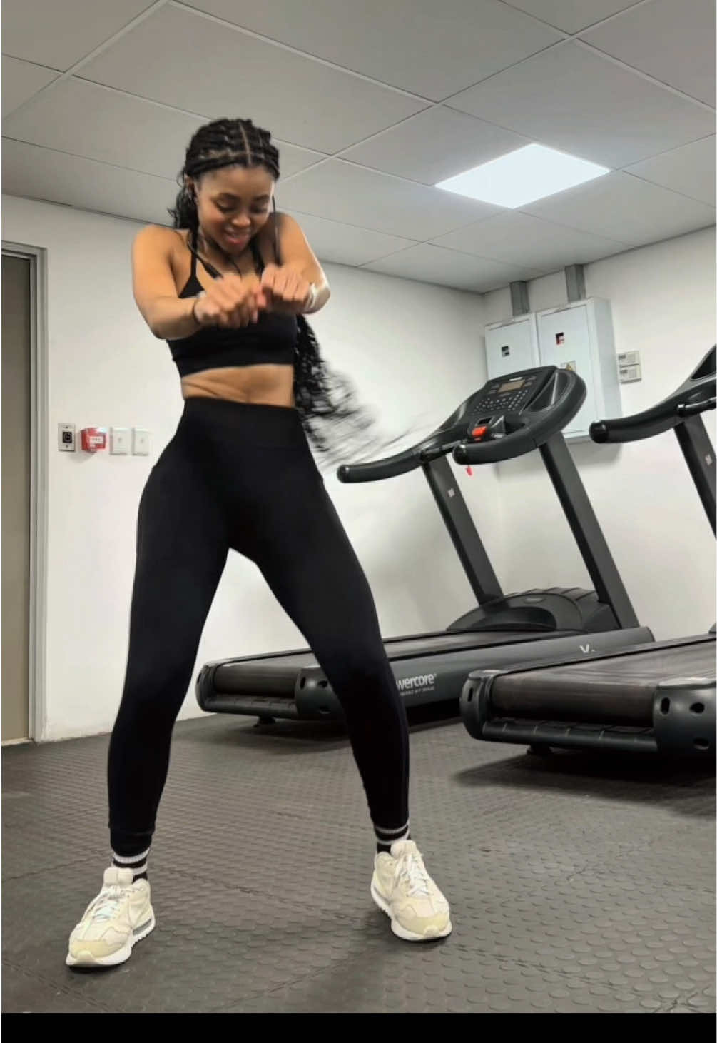 @thandiswakhalifonia