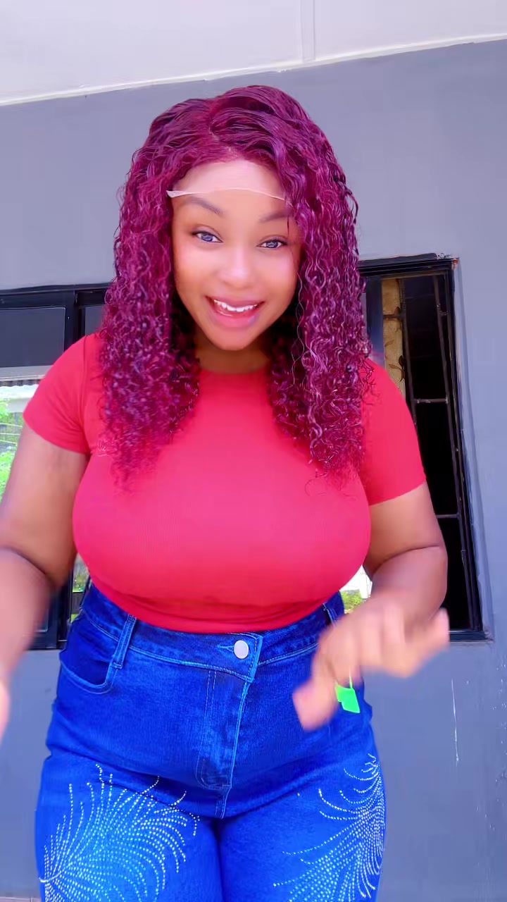@She_is_veey