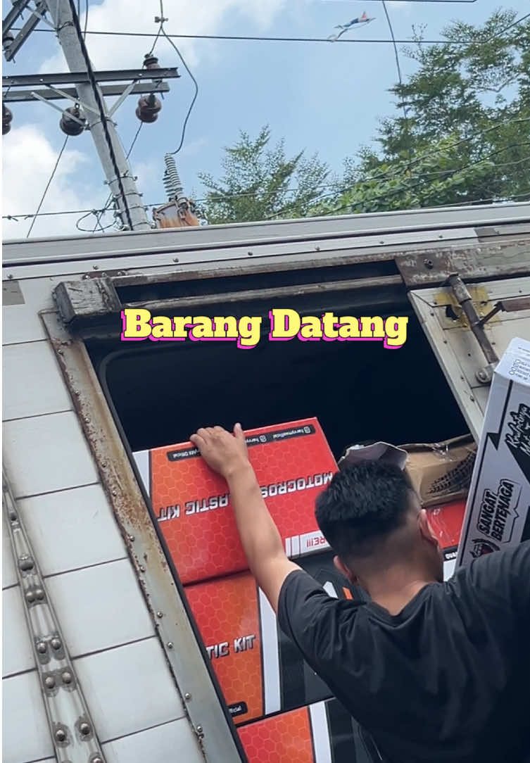 @Offline Store Gudang TraiI