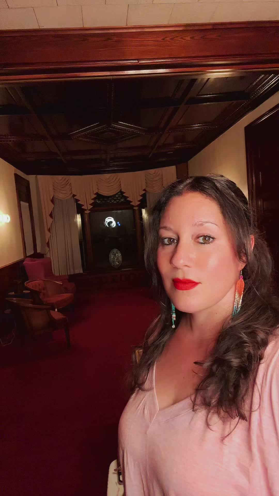 @Ivy Rivera | Psychic Medium
