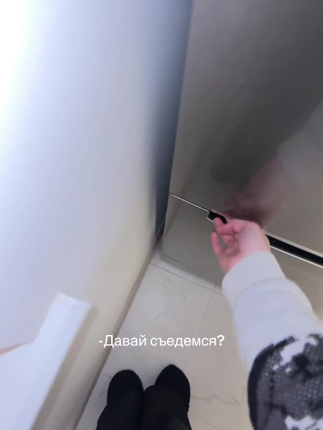 @Девочка карниз
