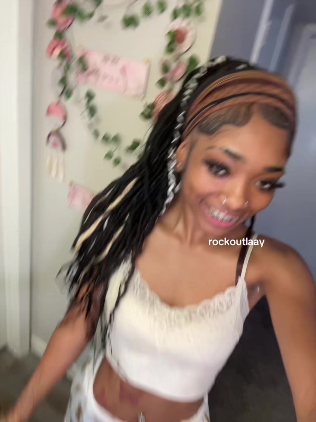 @rockoutlaay