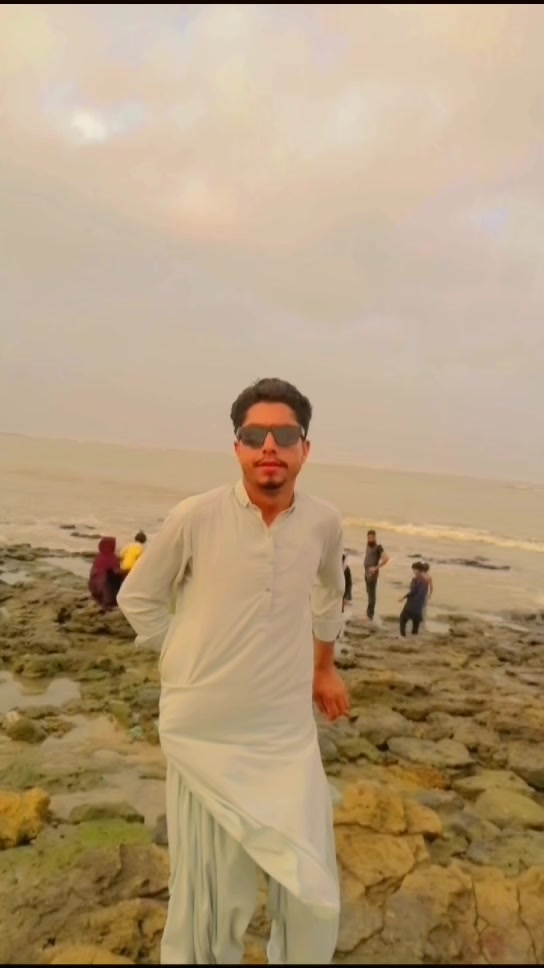 @riaz🇧🇫king💪PTi❣️قیدنمبر804