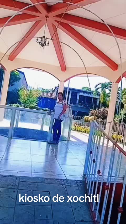 @lucymanzano