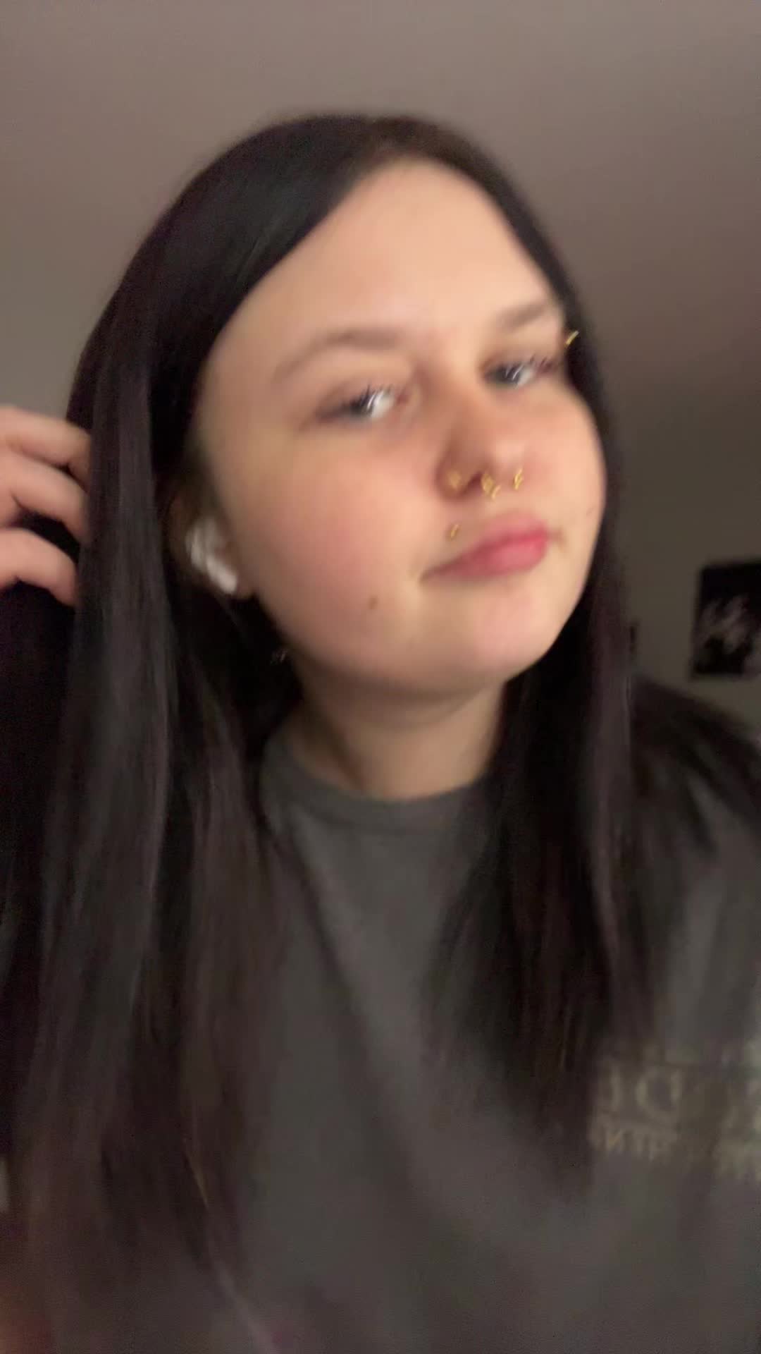 @ella018329