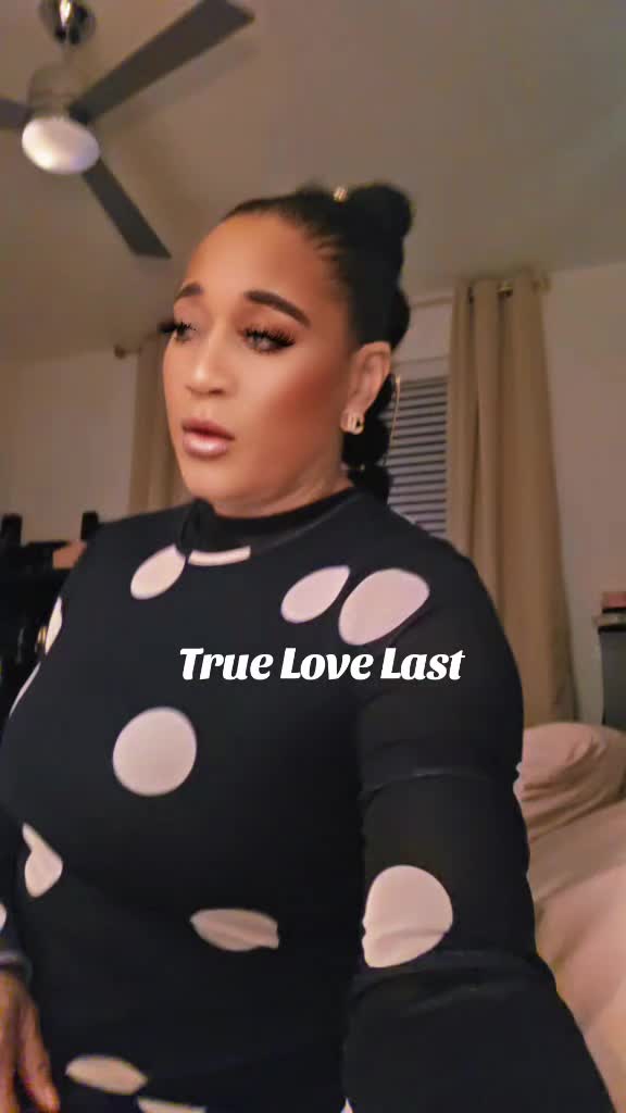 @Demi