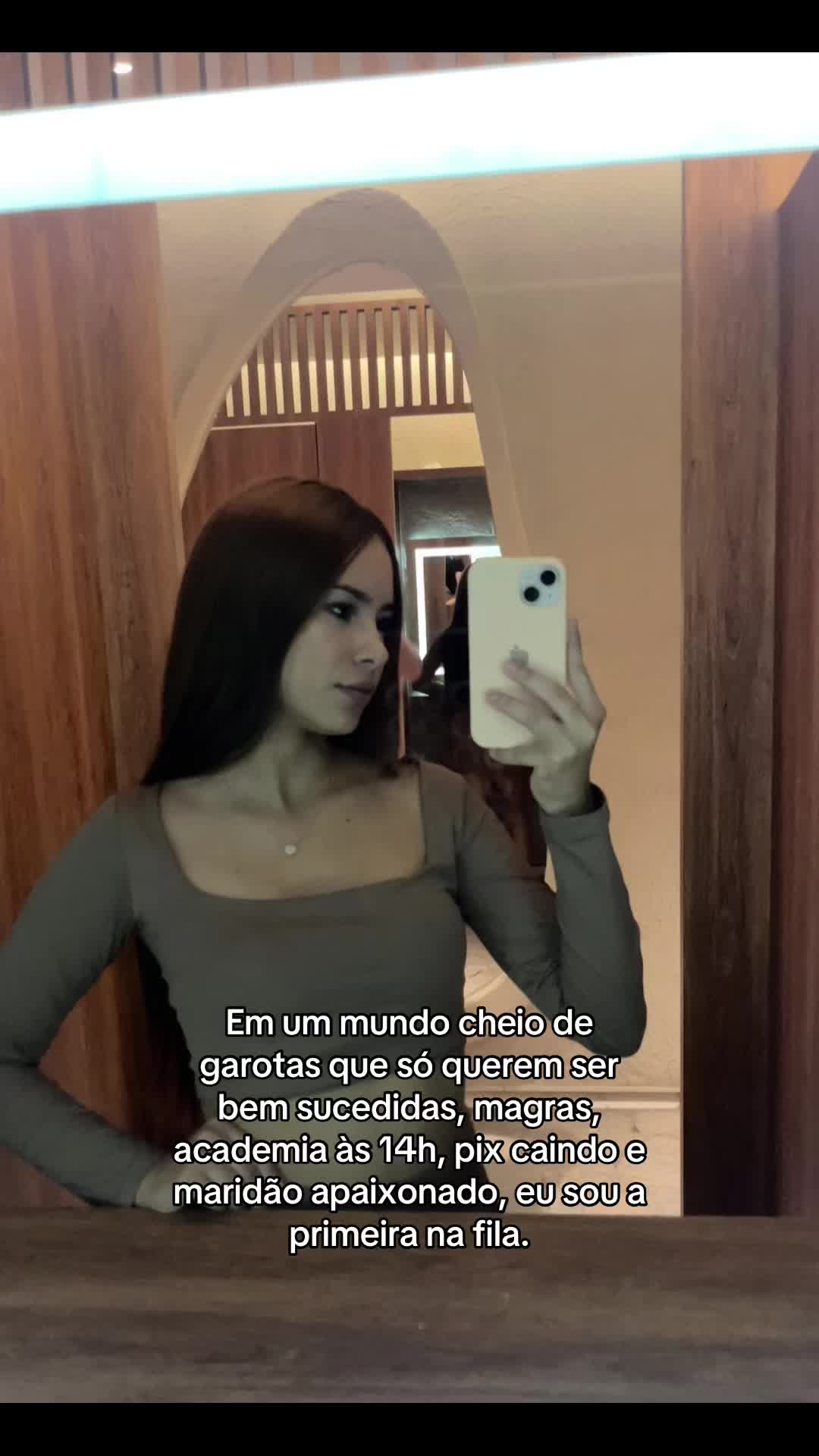 @Julia Mello