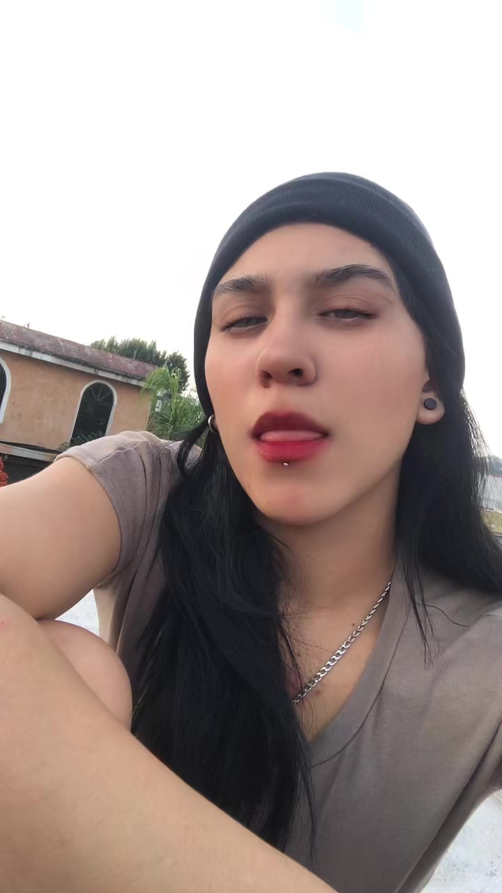 @Nina Santana 🖤