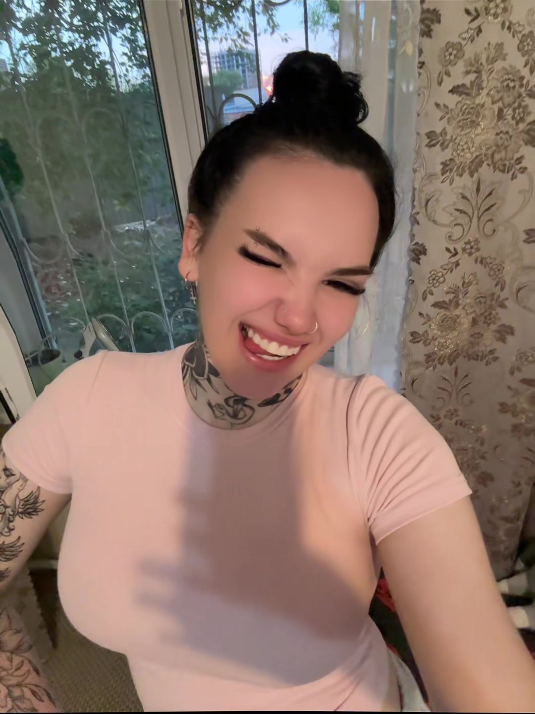 @BAD.VIKTORI