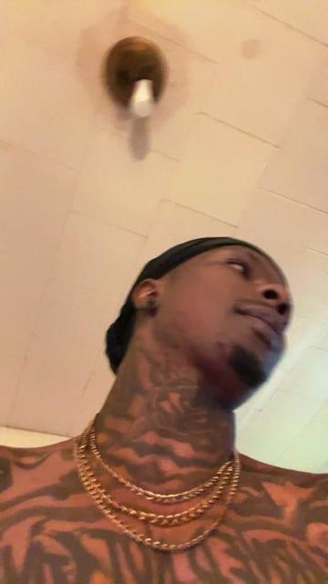 @DEE🖤🐐