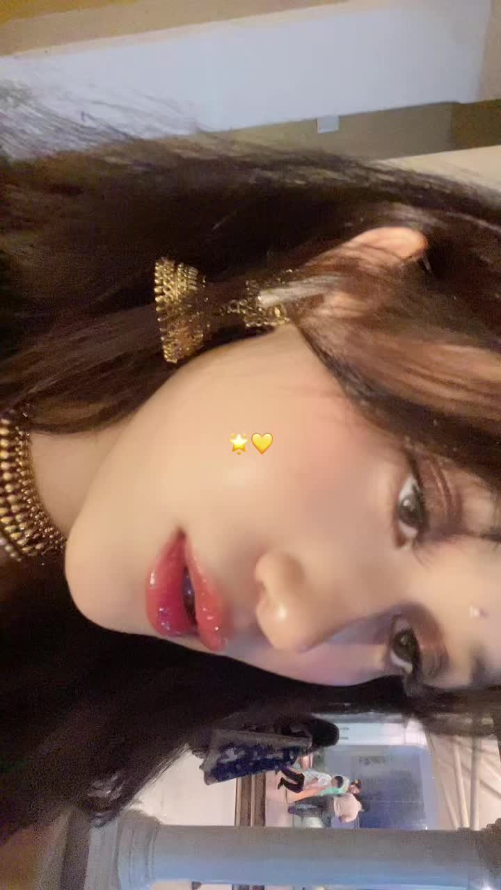 @Zaiera shahi 🌟