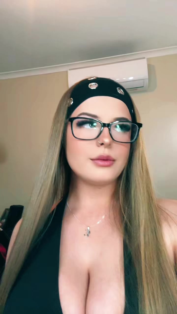 @Eden Brown🖤🍒