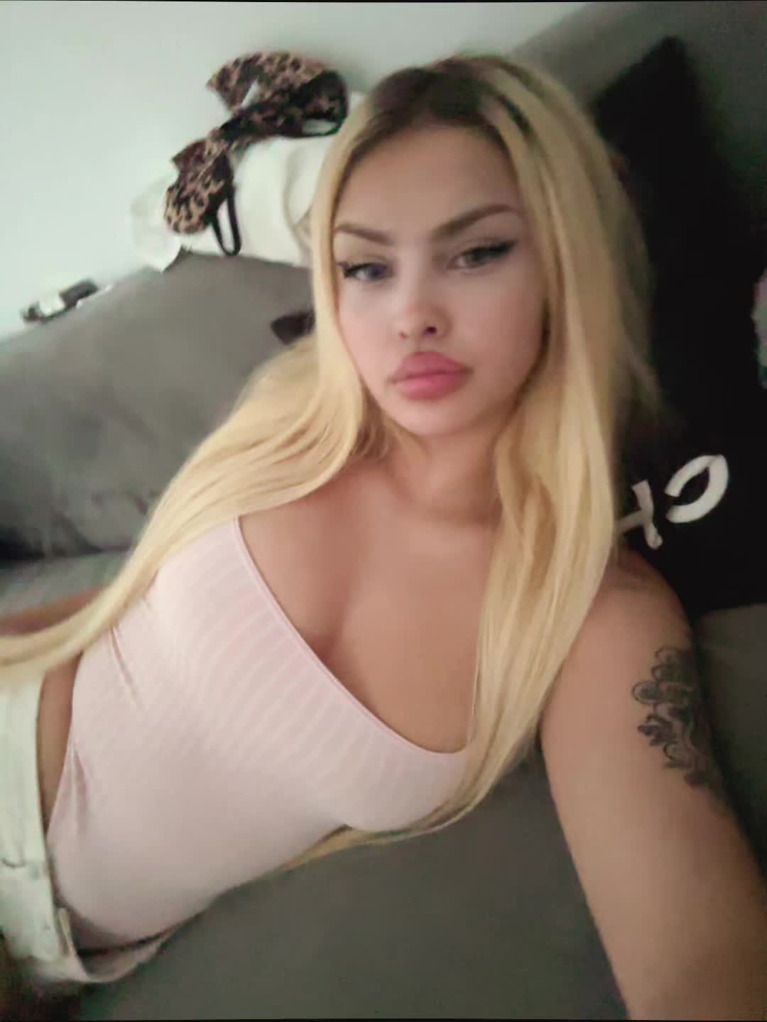@👸🏼