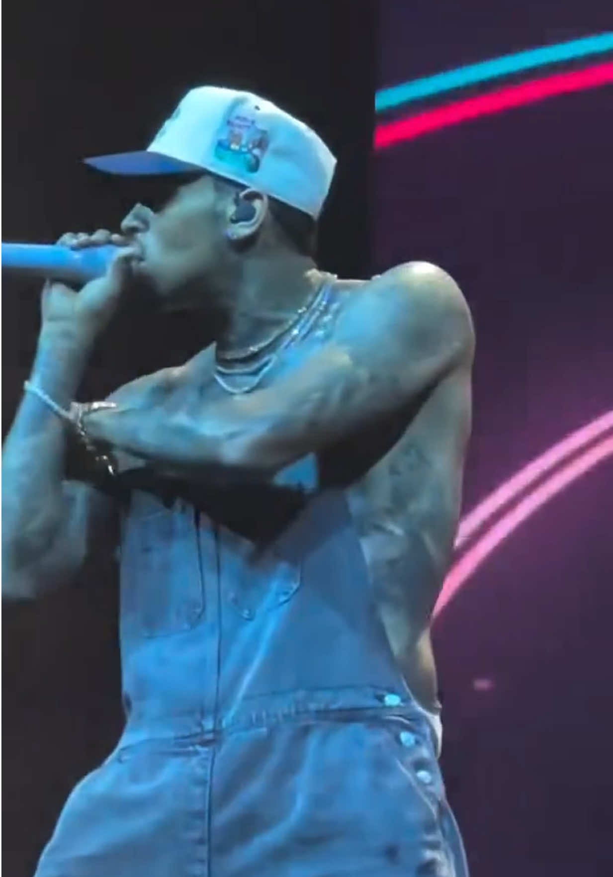 @chrisbrown.editss