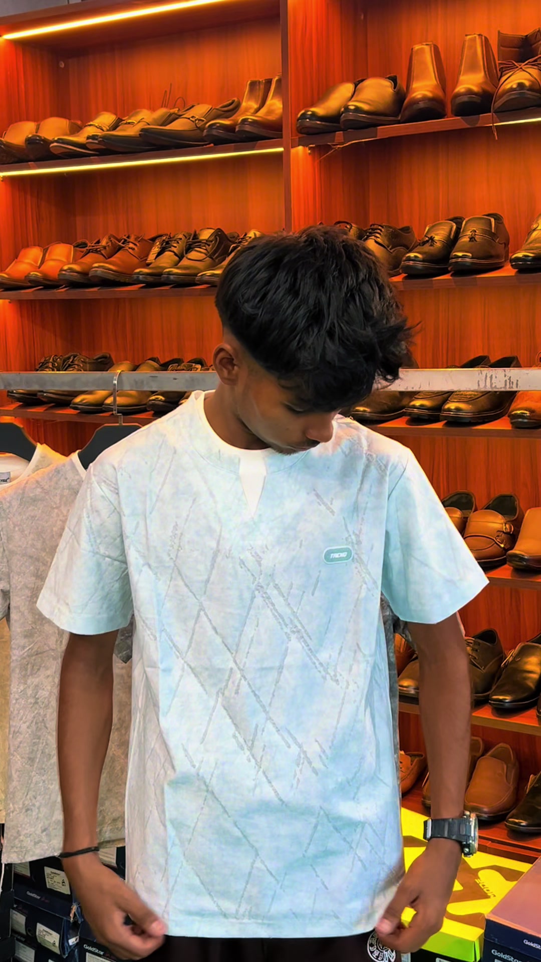 @Shoe Bank And Fashion Hunt