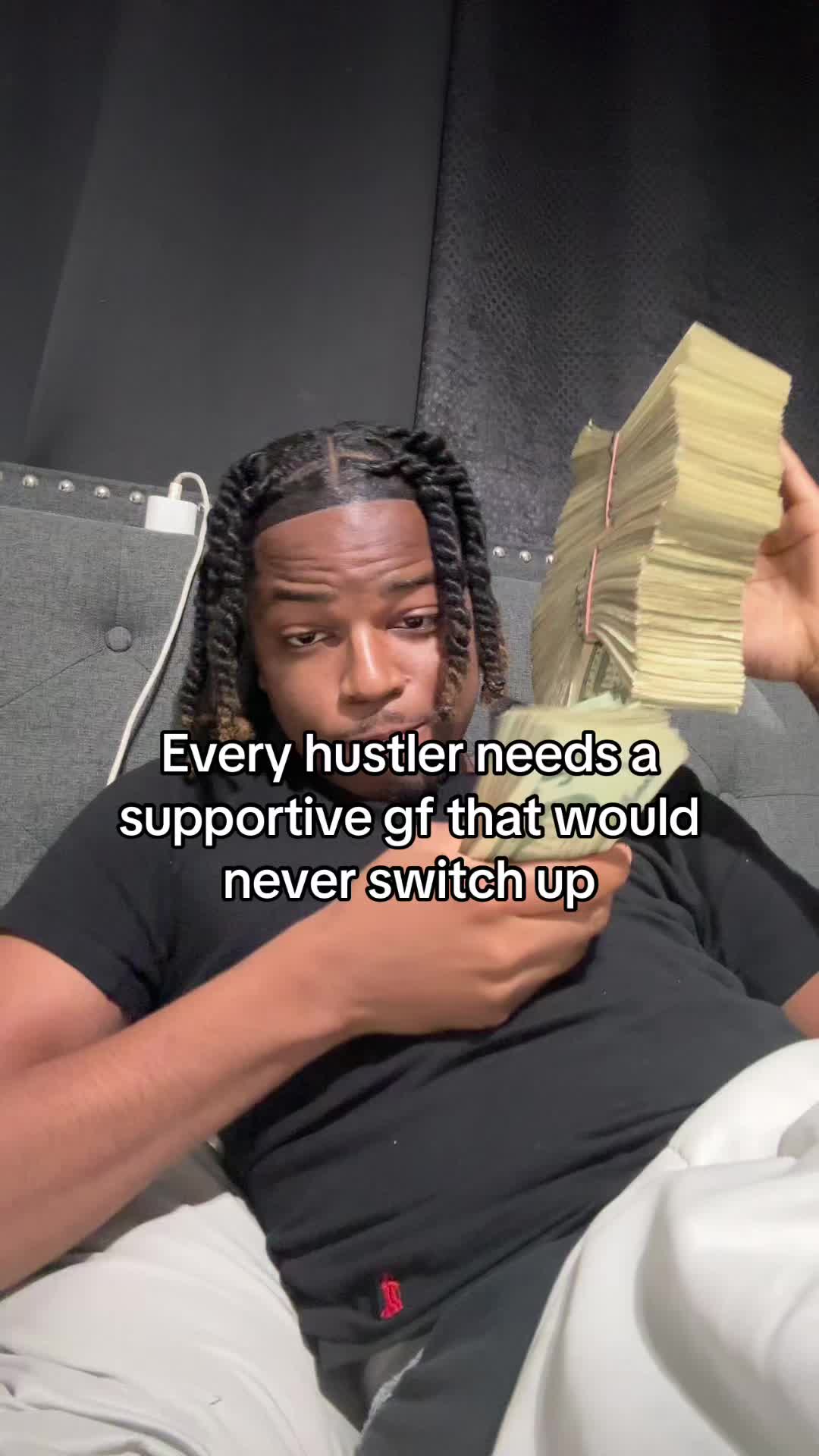 @GLITCH V 💲🏆