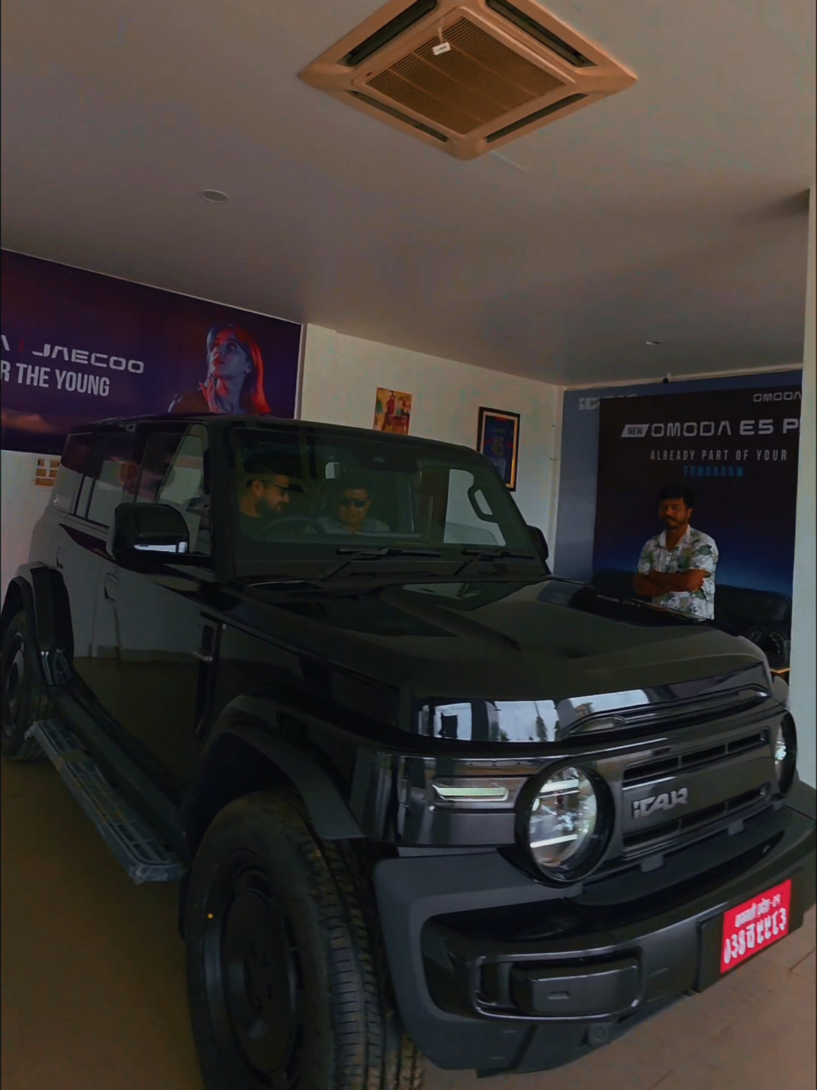 @पछ्याण wears
