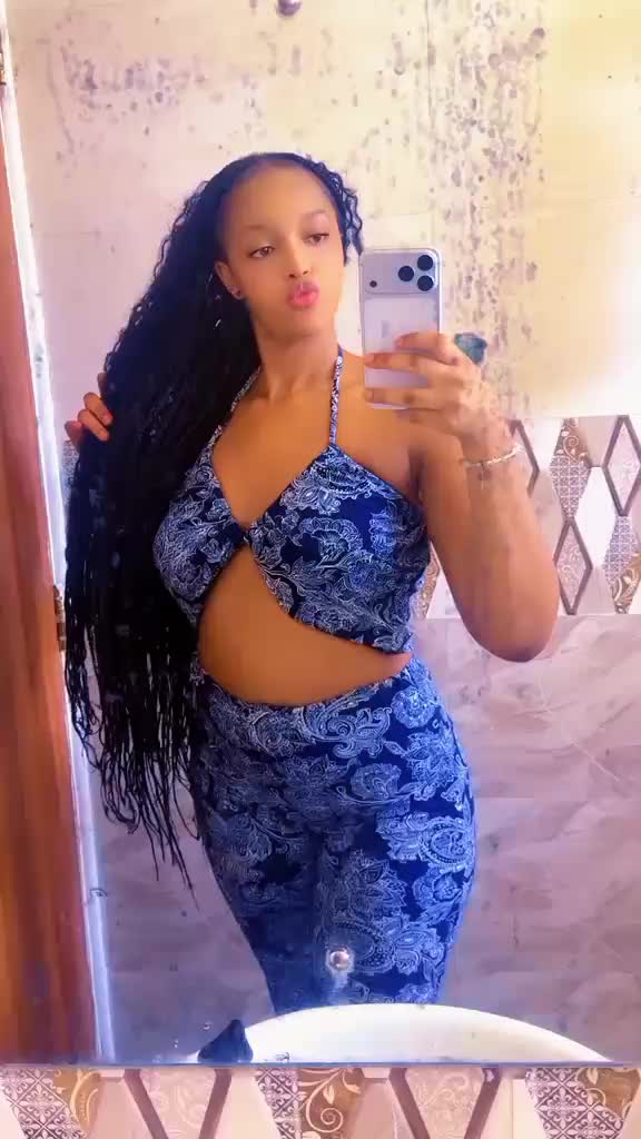 @🎀QUEEN-LEYNANA🦋