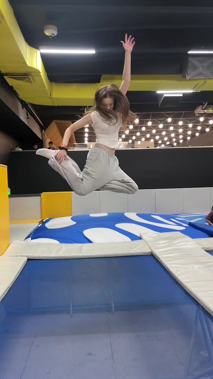@евочка леонова