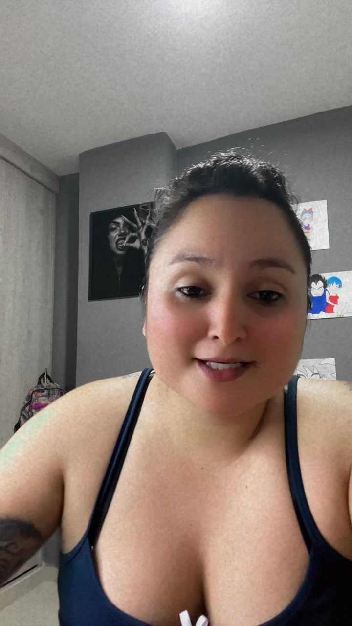 @Yenny Paola 🔥🖋️