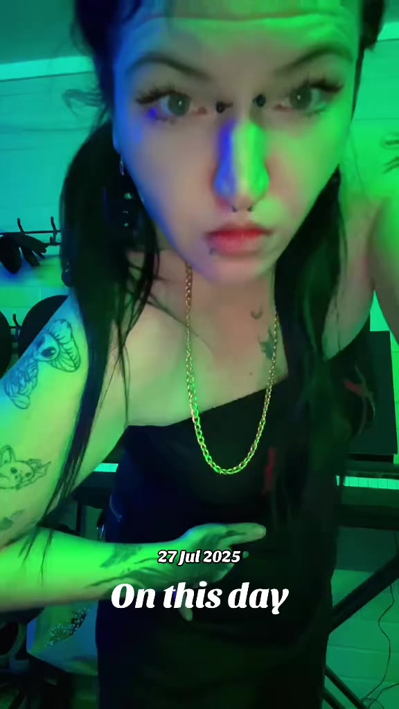 @🕷️MadAlice🕷️