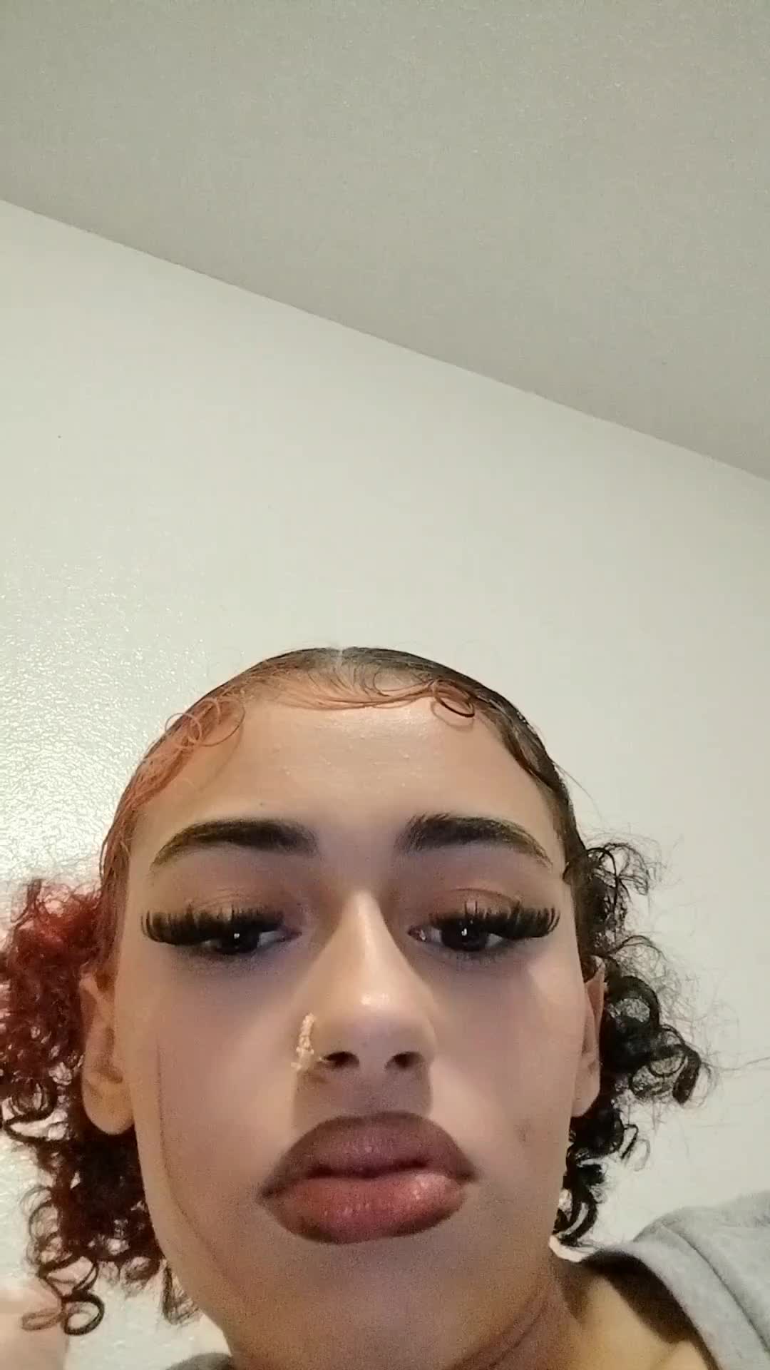 @⊰V⊱