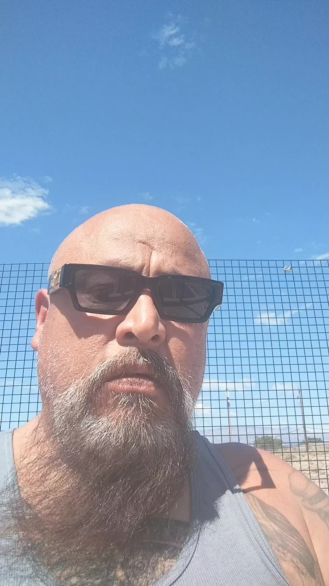 @MISTER GUZMAN