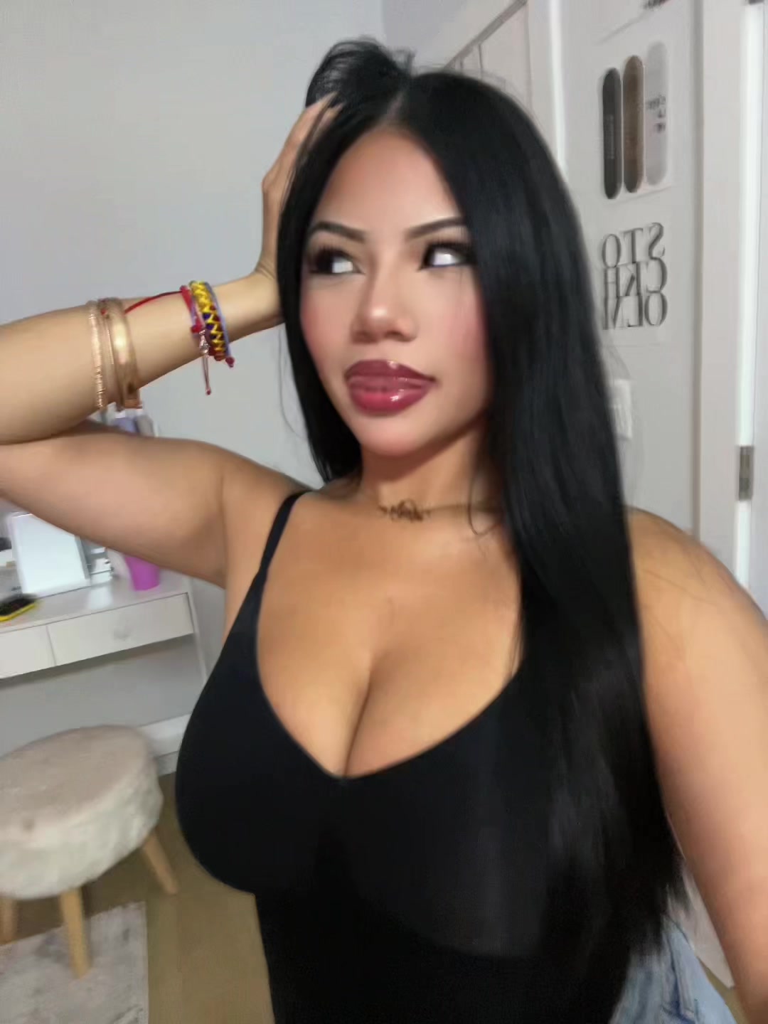 @VALENTINA