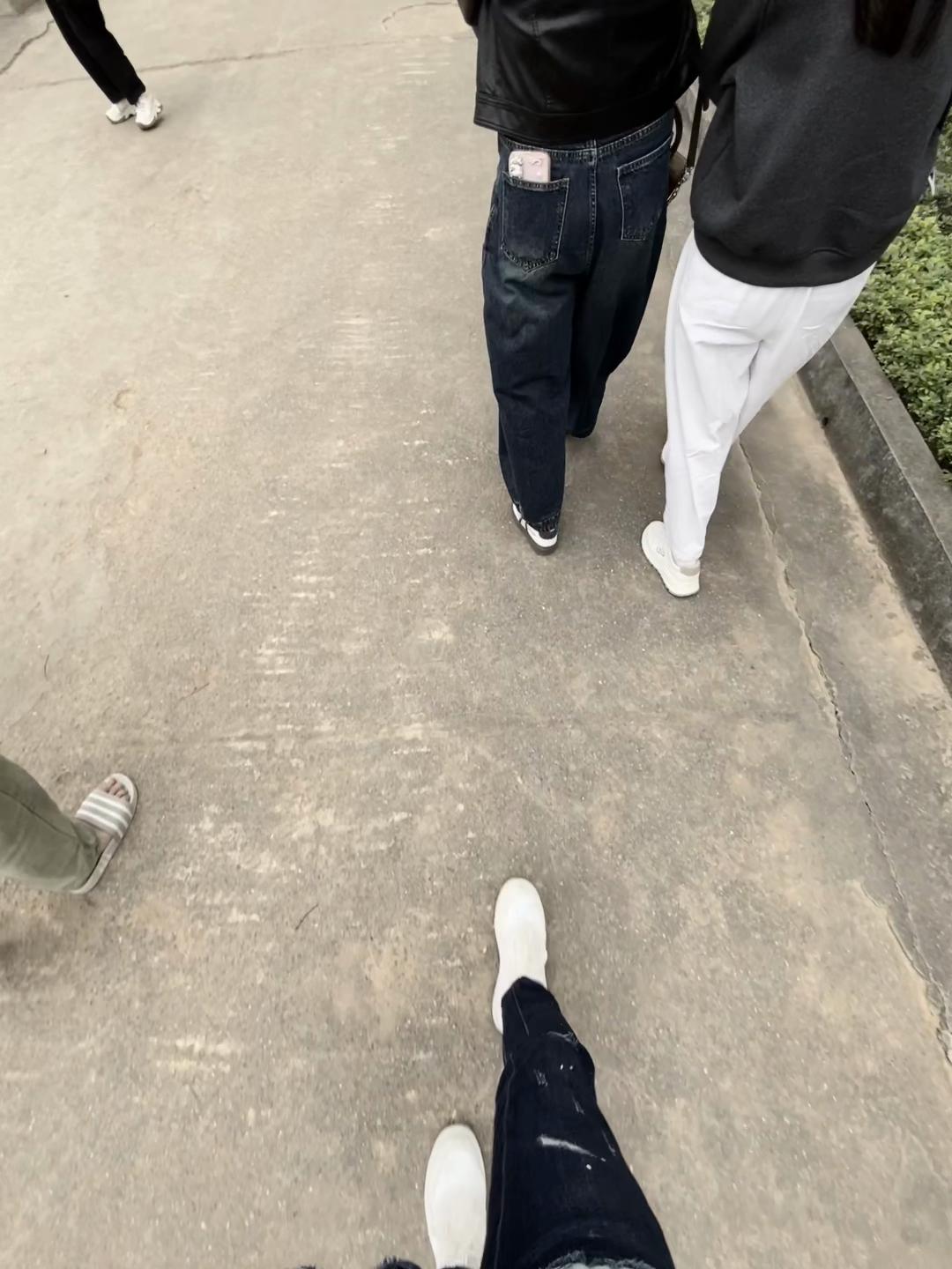 @KềuLangThang