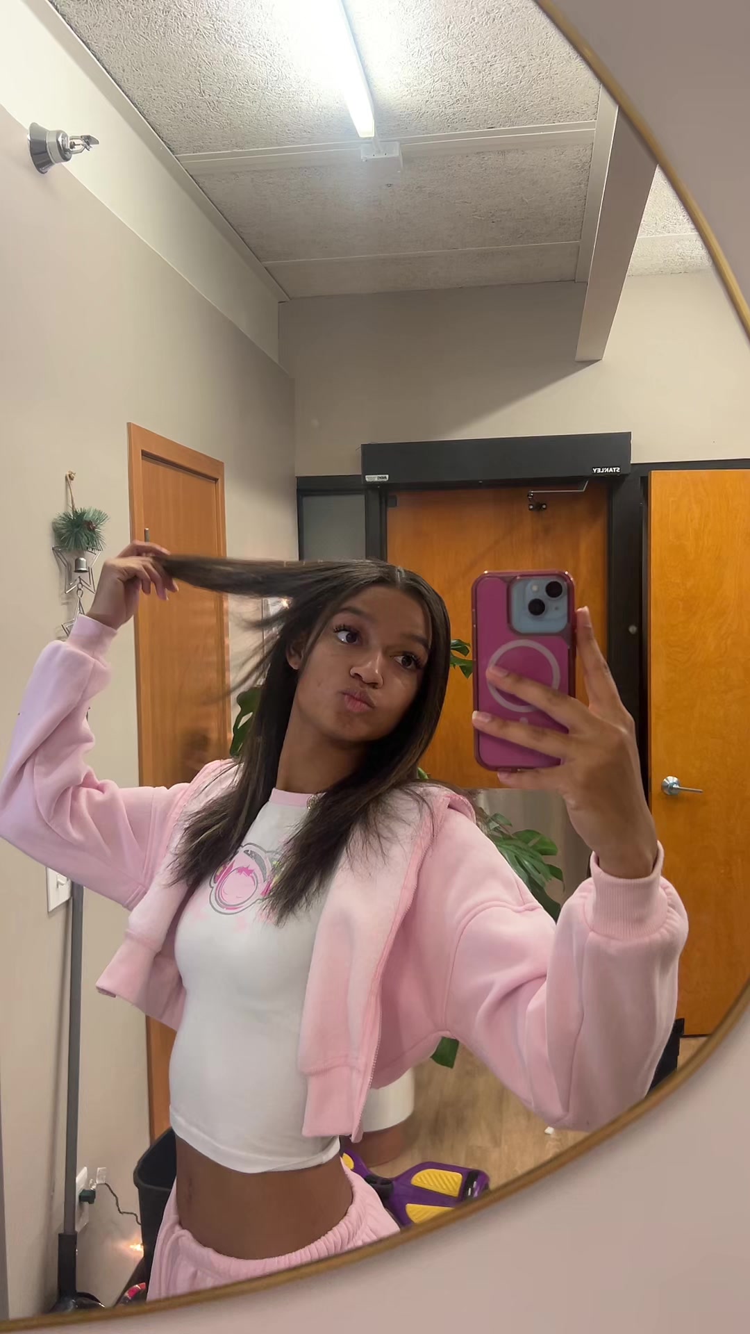 @Leena🪷