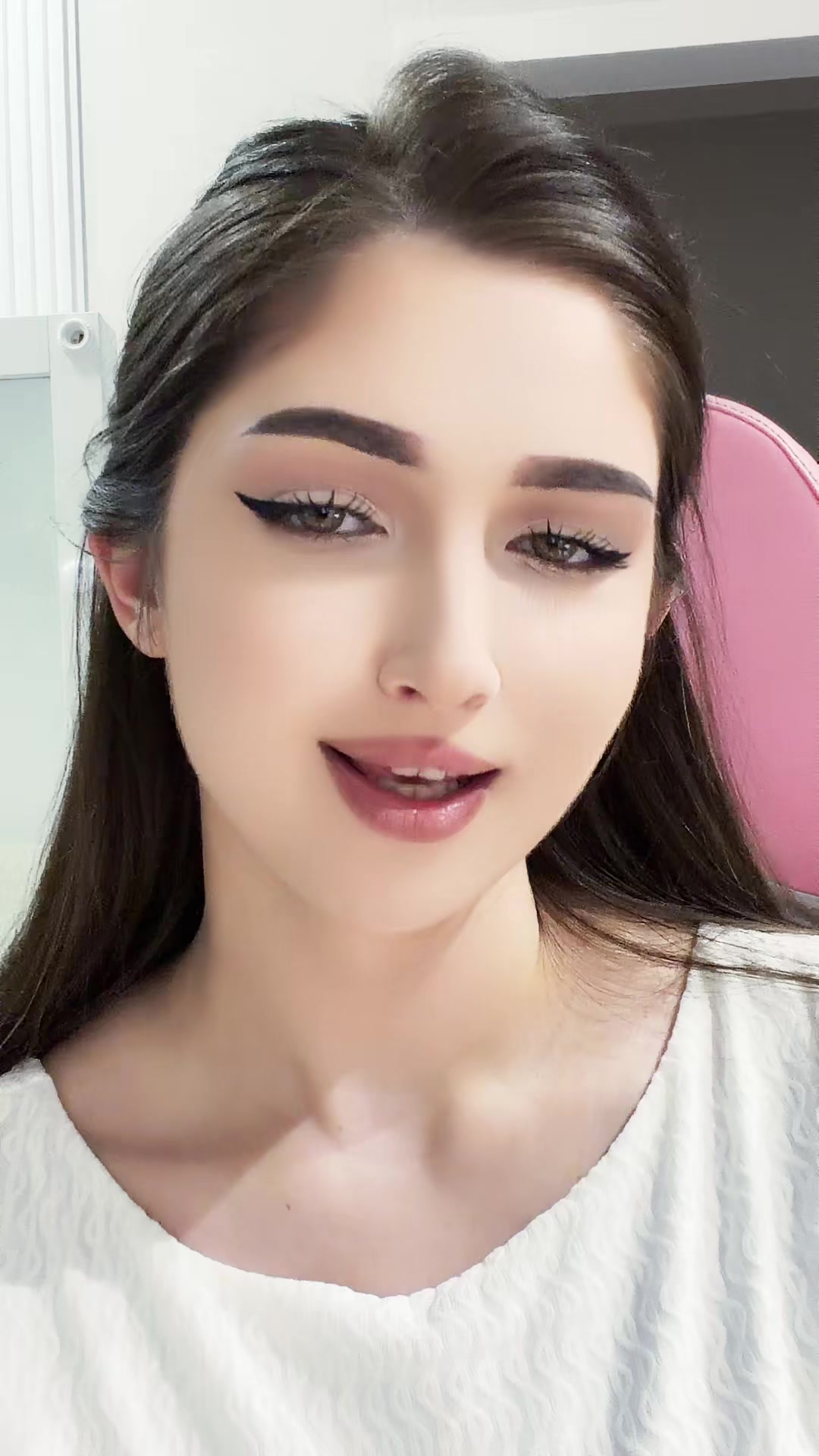 @Mukhanova_