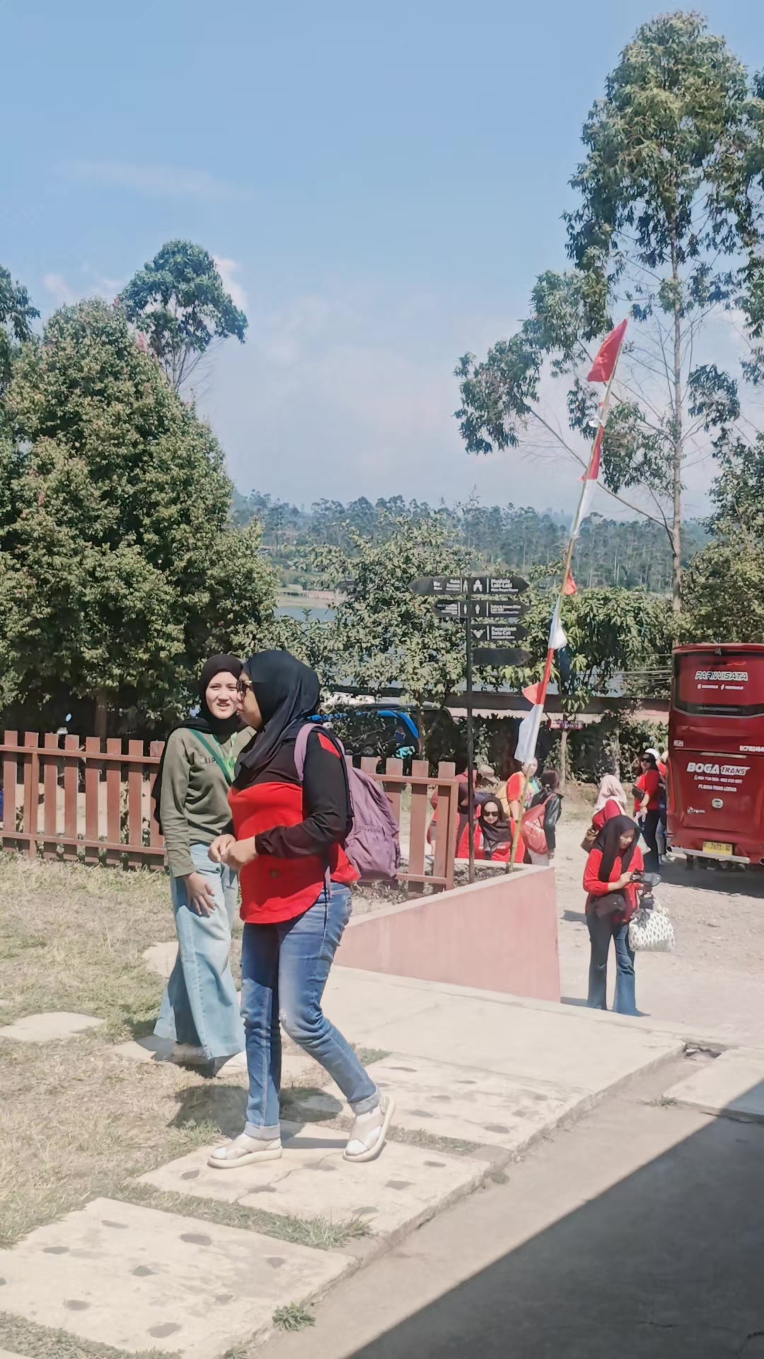 @Disini_Aja_Cafe