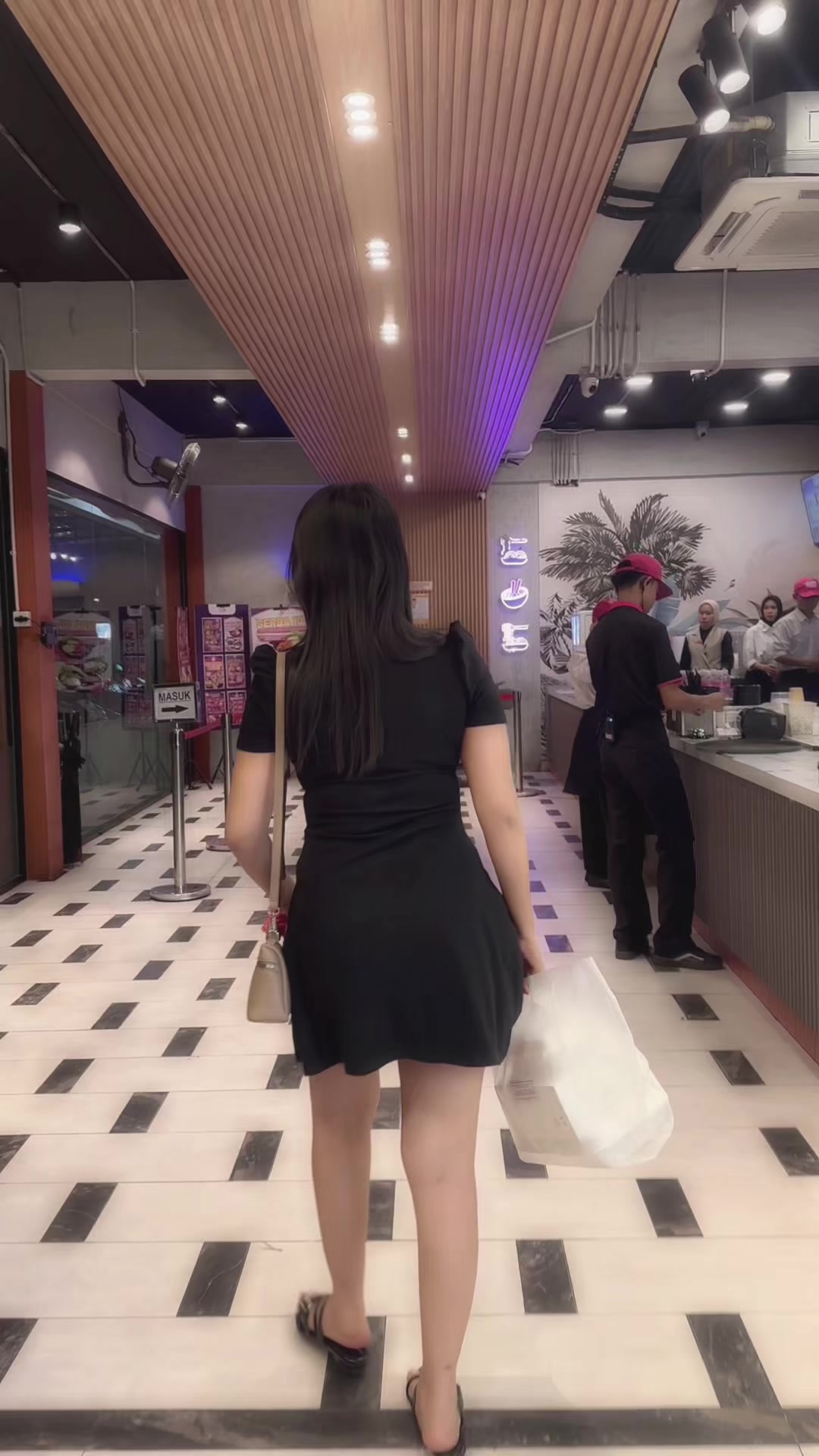 @OliviaNzr