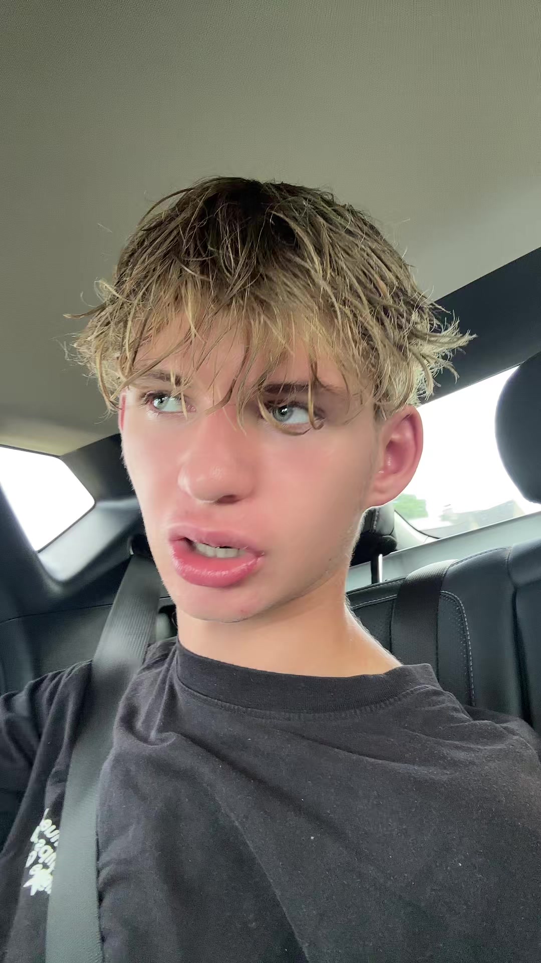 @L O W I E K