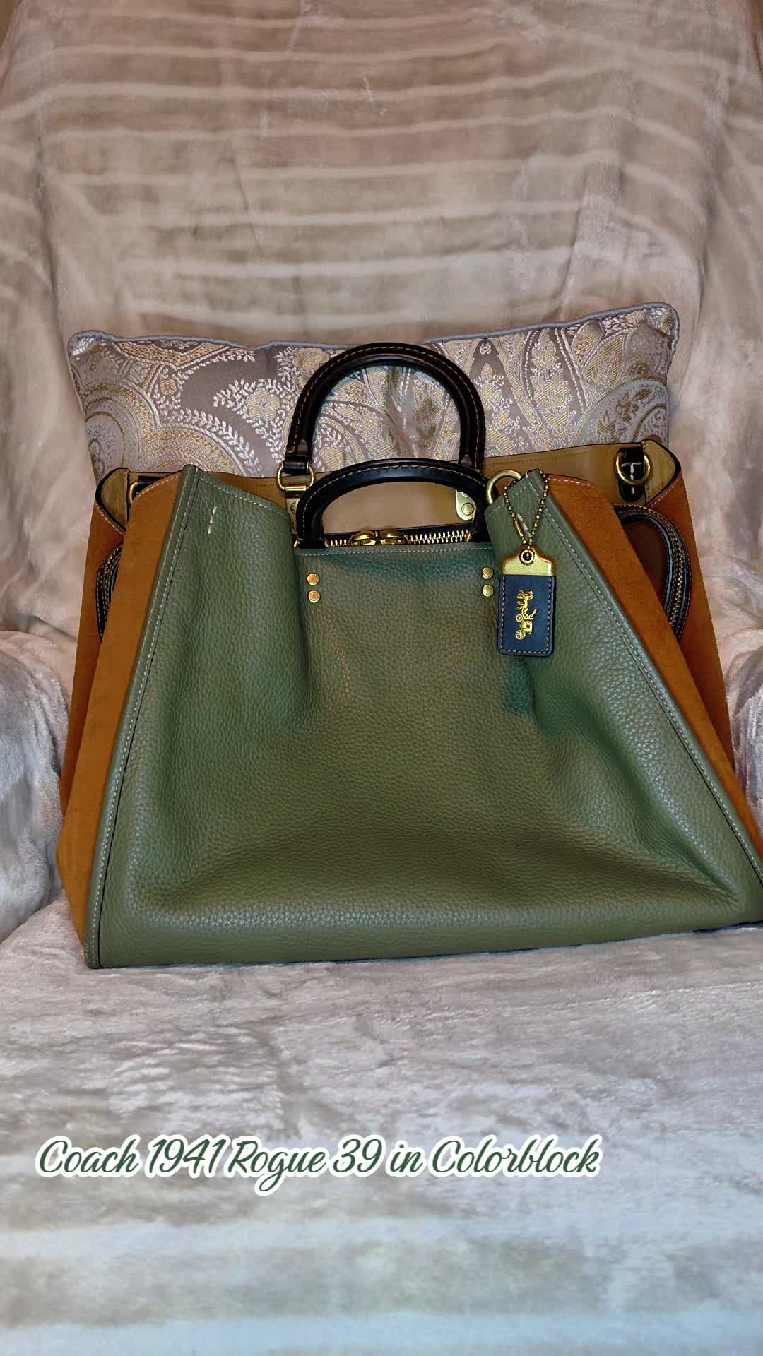 @CoolGirlCarry