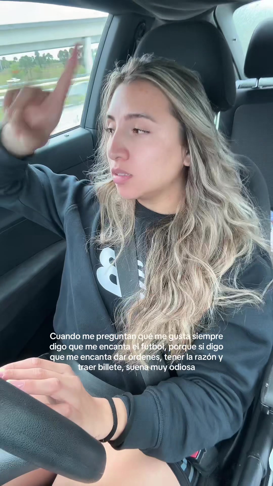 @valecalopez