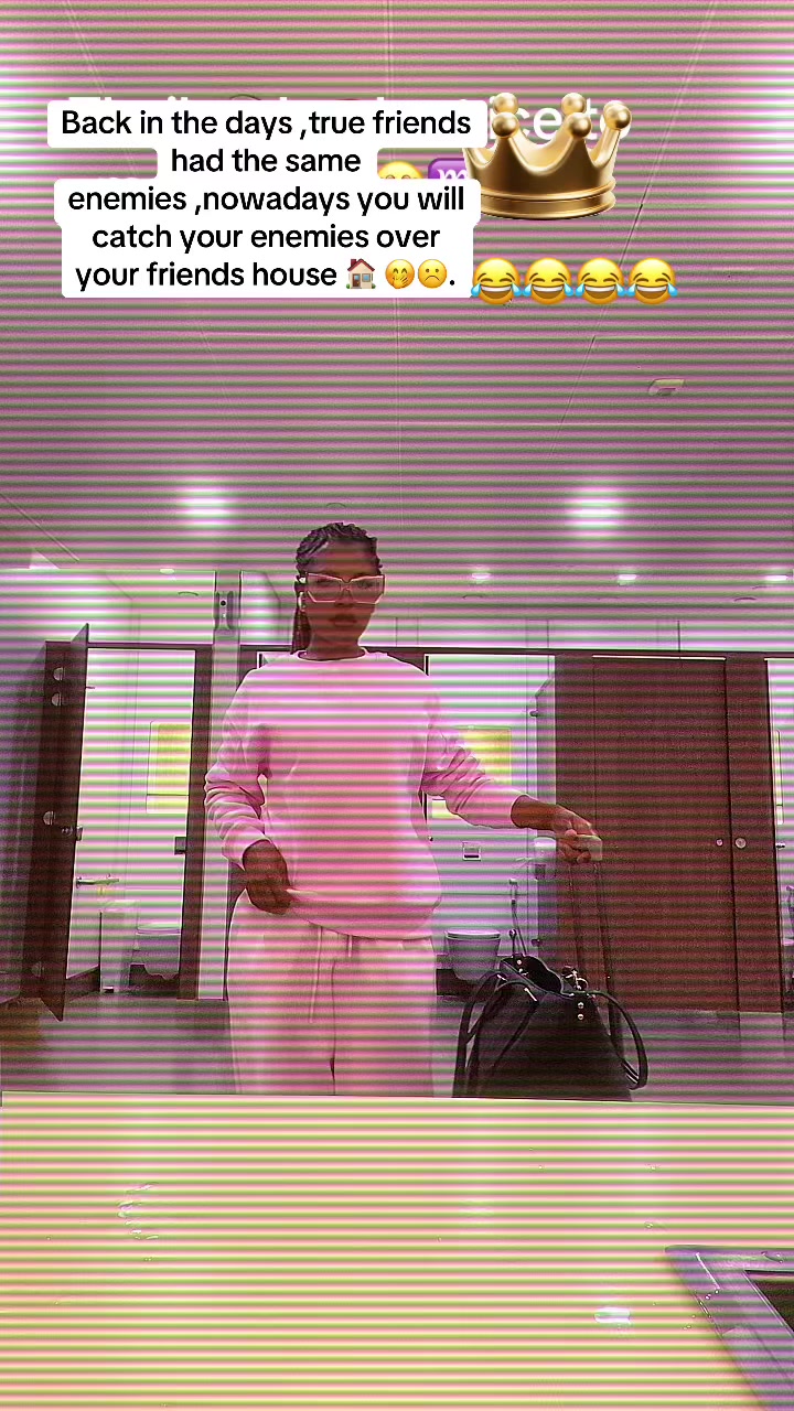 @ETHEL 🦋👸🏻THE RUNWAY MODEL
