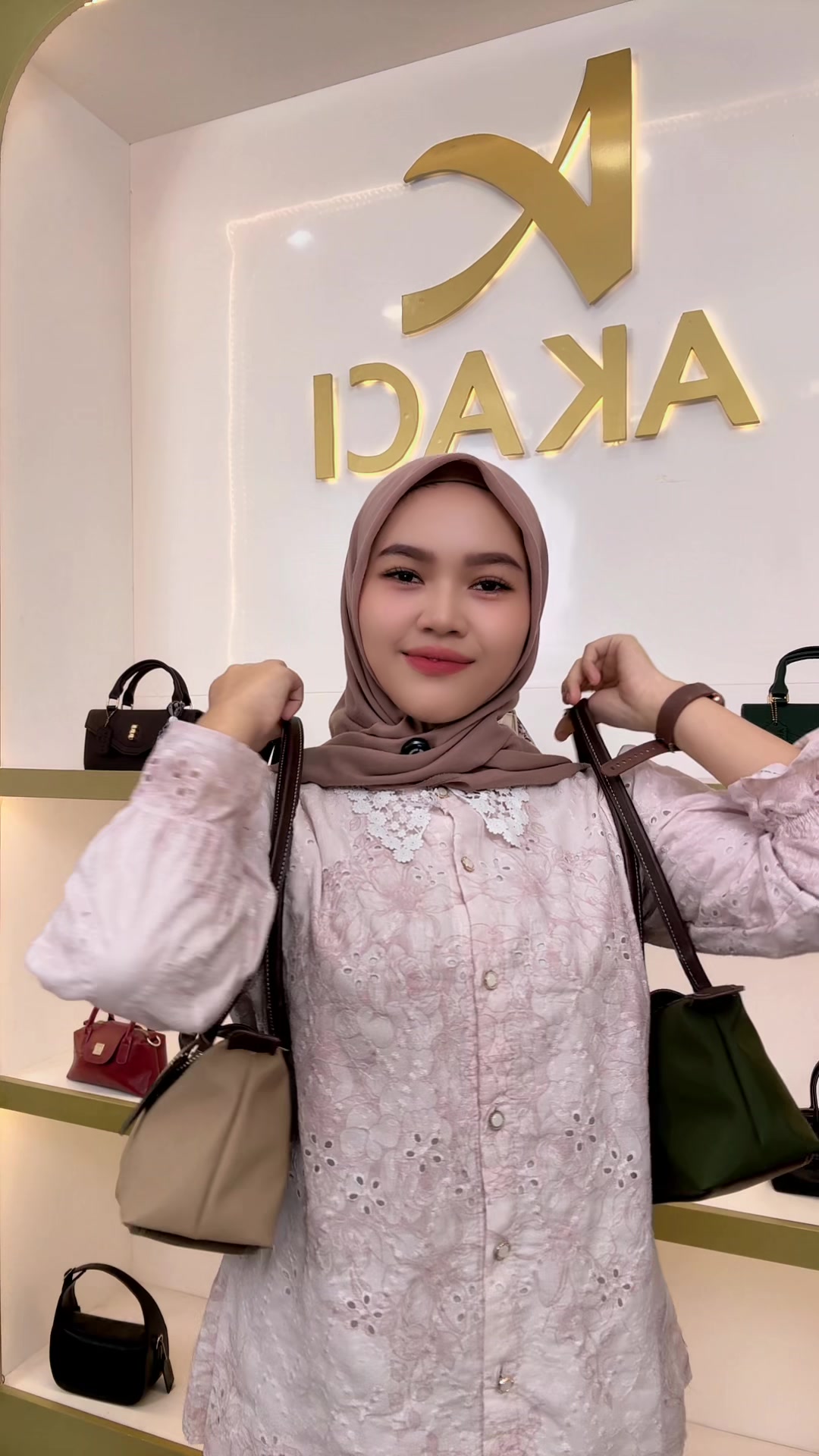 @AKACI
