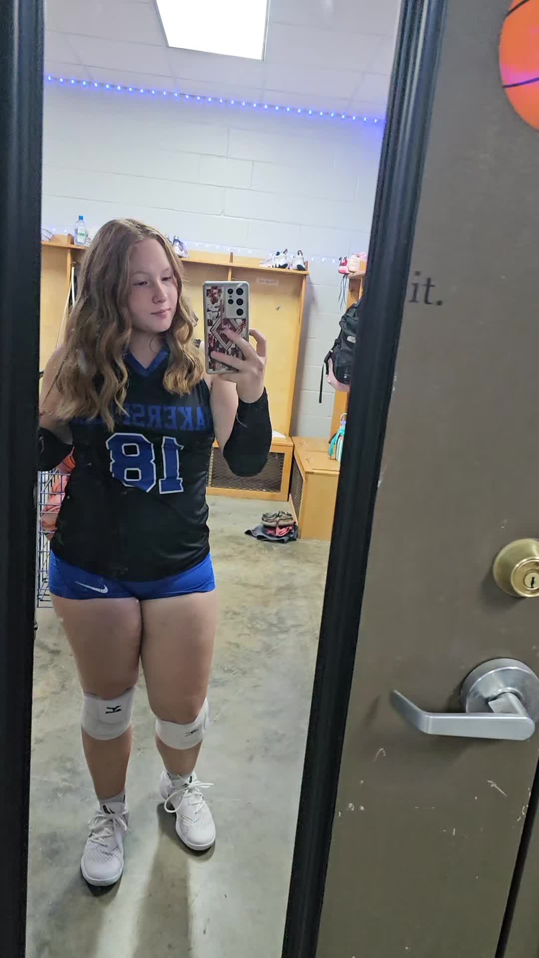 @Nikki