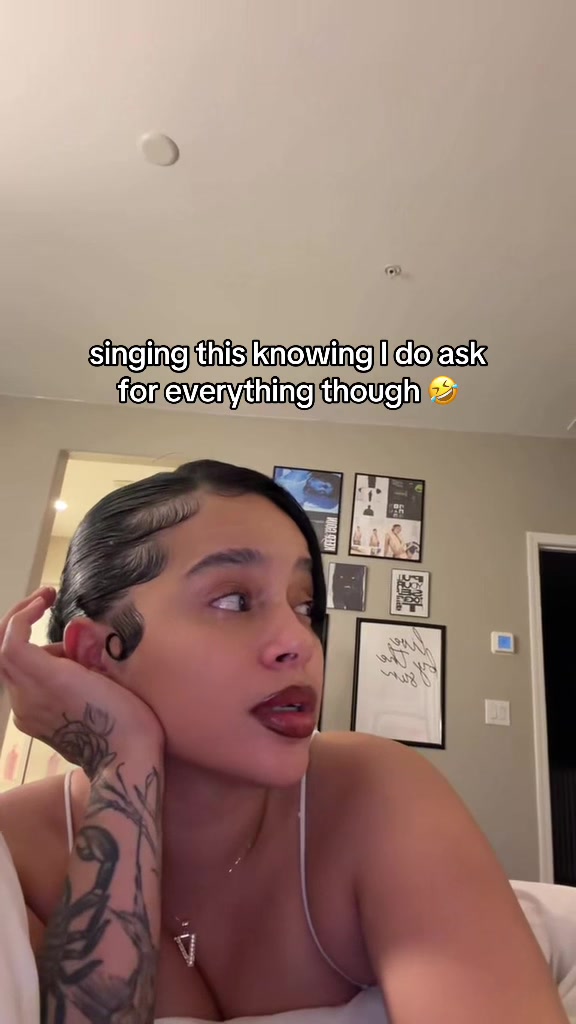 @Victoriavsqz