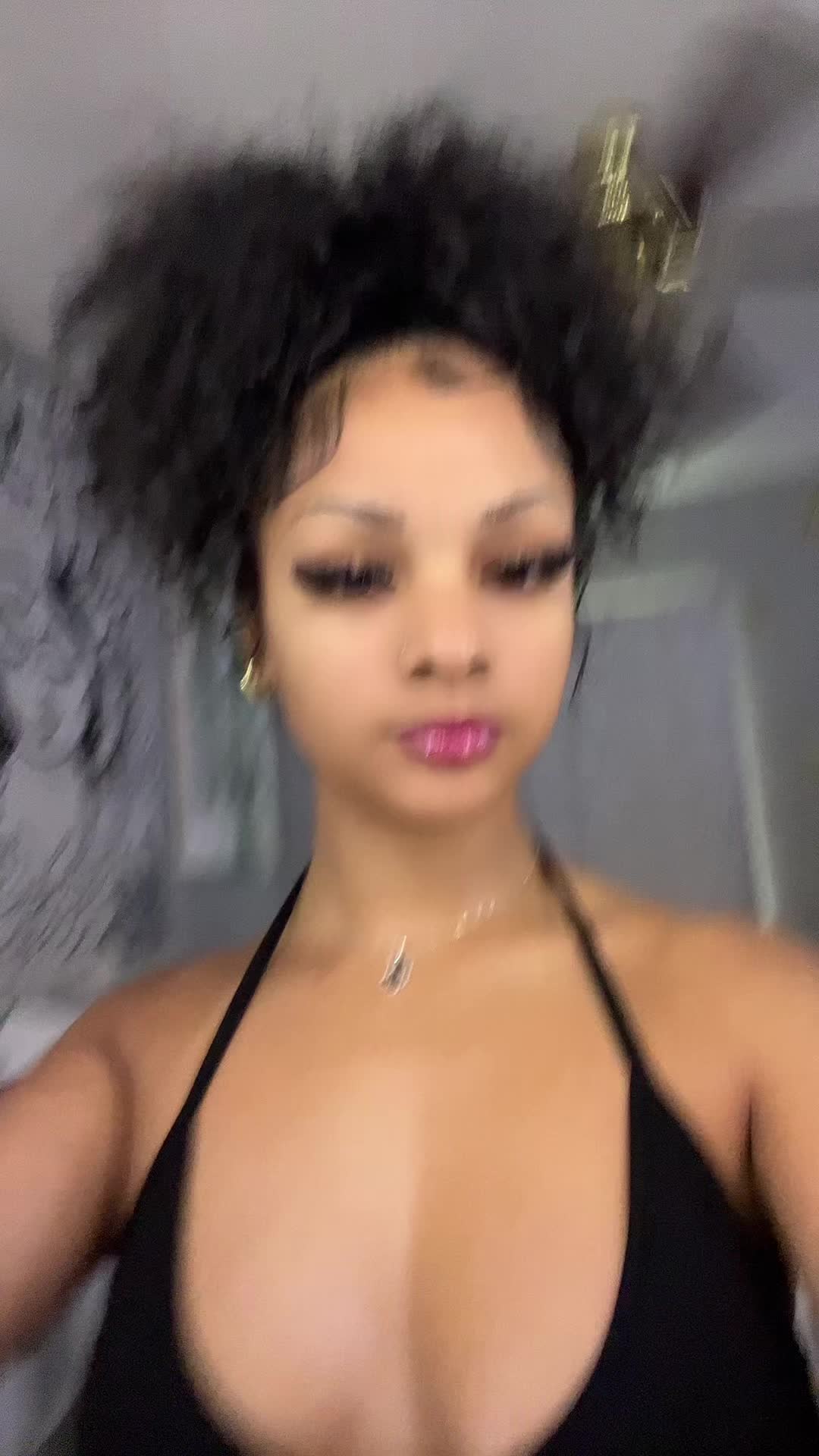 @⃟