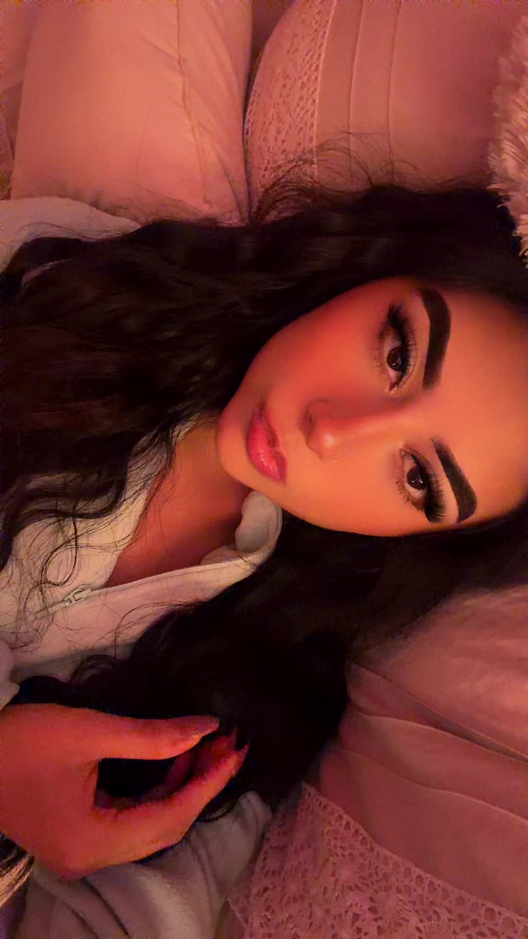 @Vaniafloresシ