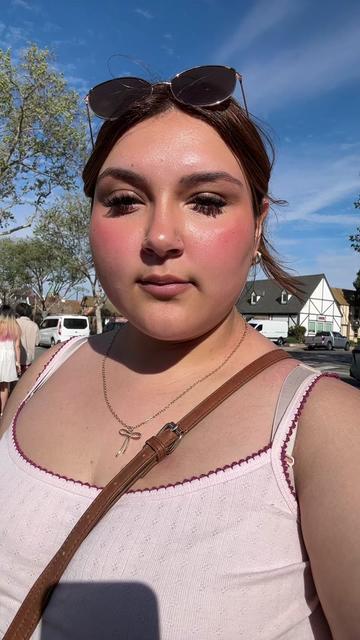 @featuring.lily
