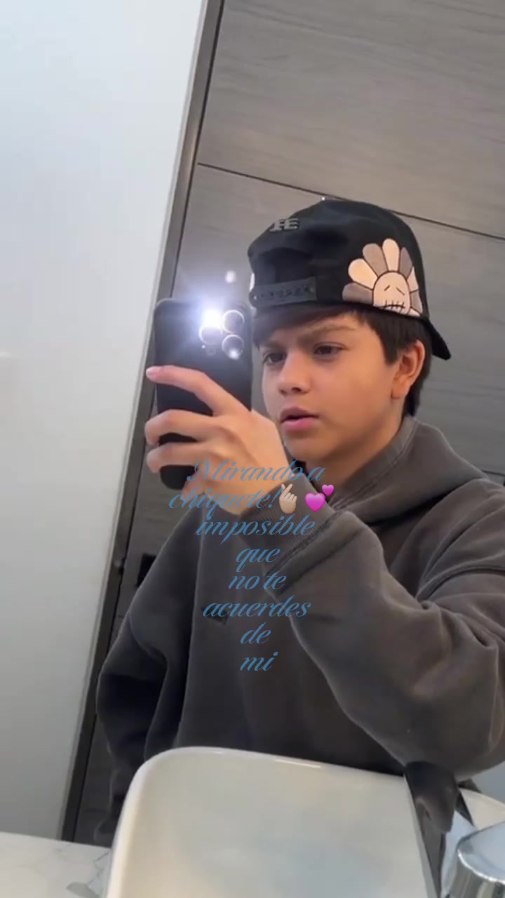 @𝓬𝓪𝓻𝓸𝓸𝓸 🫰🏽