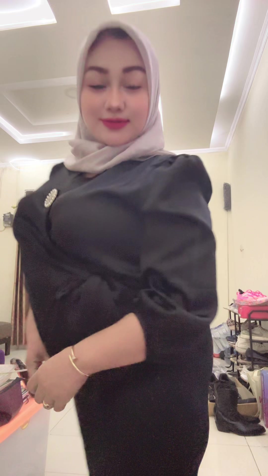 @momihzahwavarel