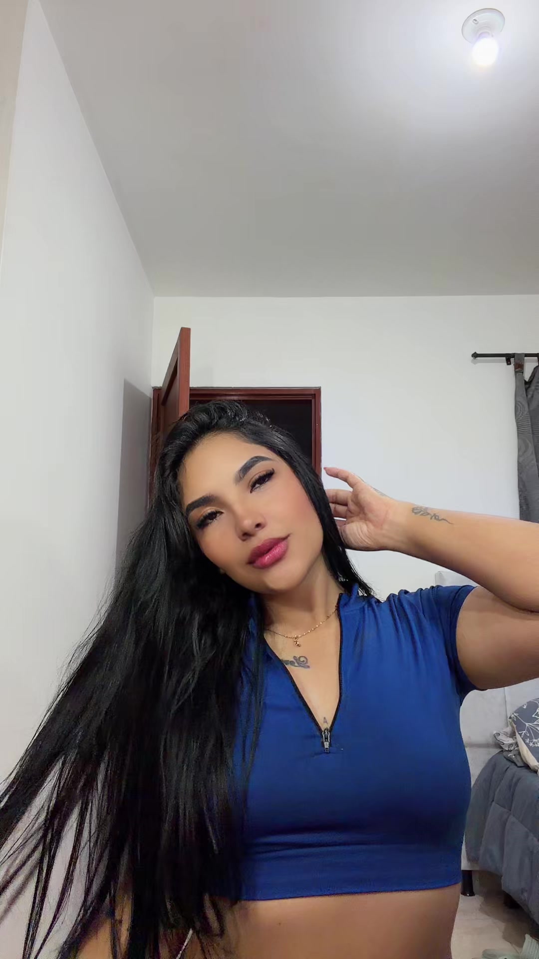 @N A N A  🖤